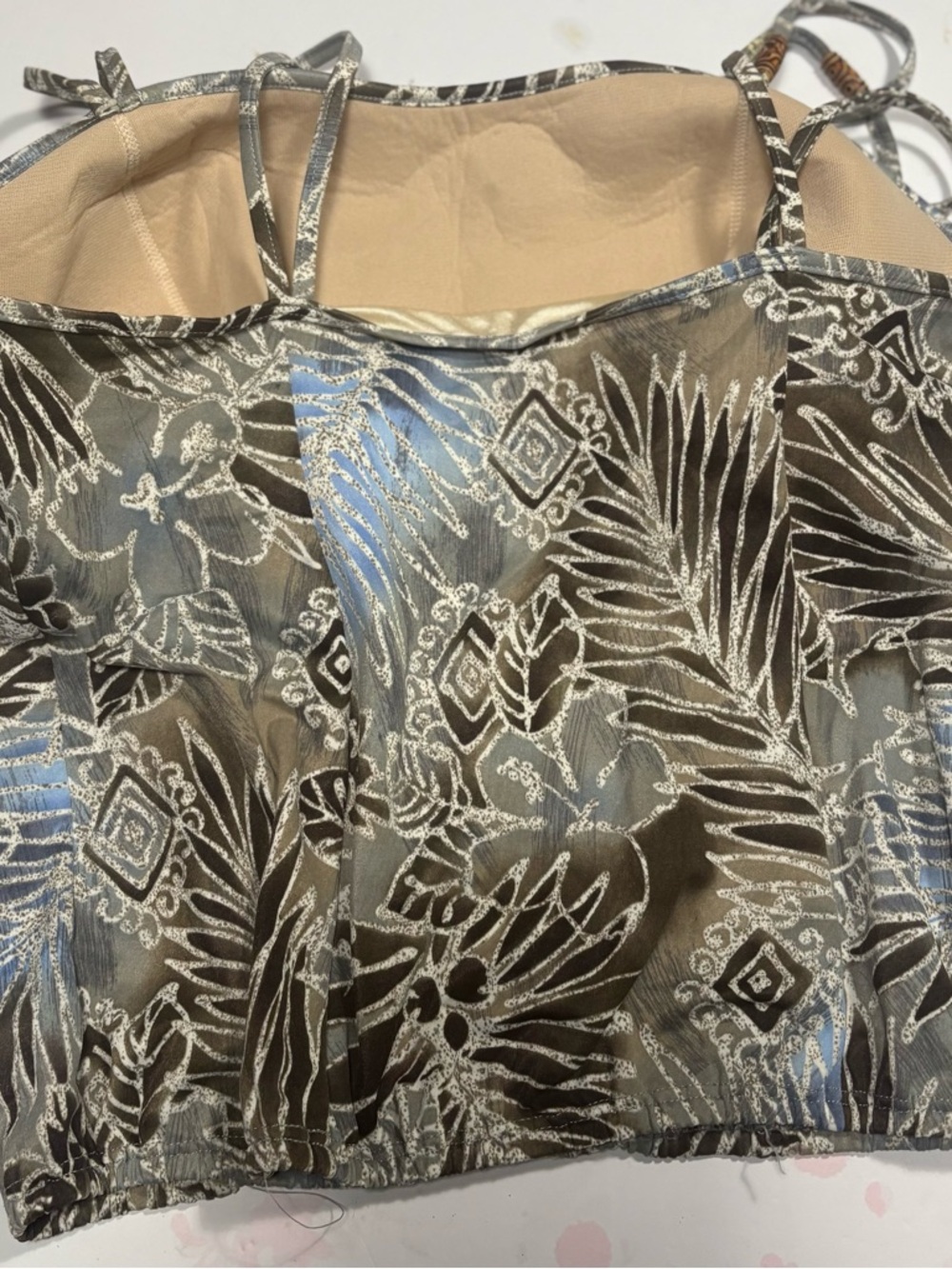Lane Bryant tankini swim top with a distinct grey white tropical leaf pattern - Picture 4 of 8
